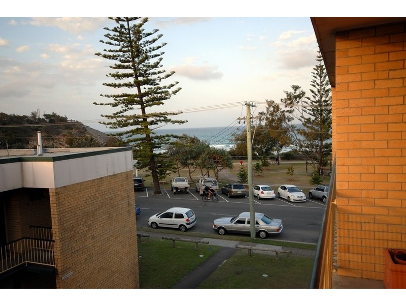 37 “Silverlining” 286 The Esplanade, Burleigh Heads QLD 4220