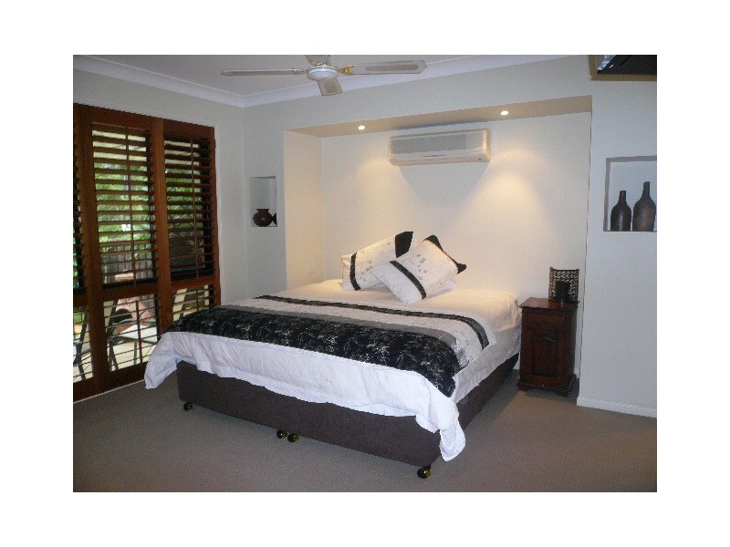 11 Skyline Terrace, Burleigh Heads QLD 4220