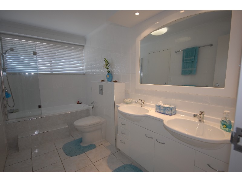 44 “Solnamara” 202 The Esplanade, Burleigh Heads QLD 4220