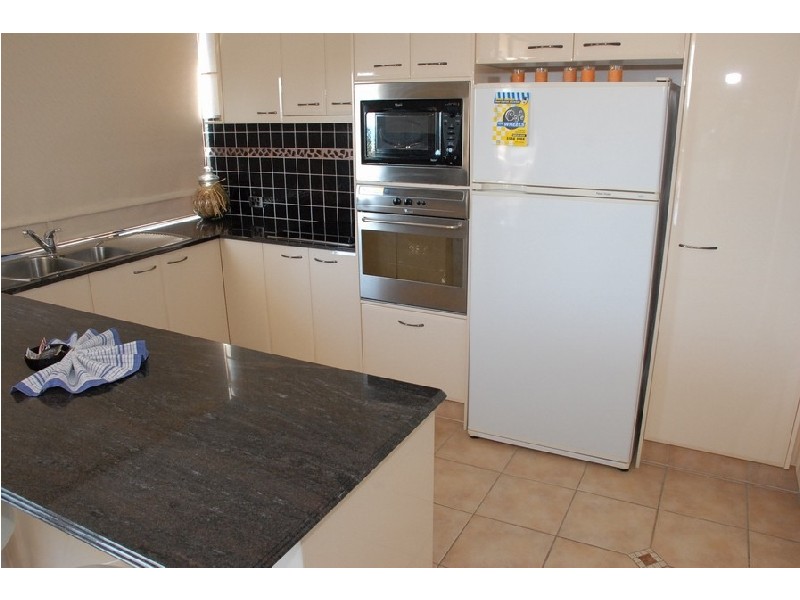 29 “Southern Cross” 114 The Esplanade , Burleigh Heads QLD 4220