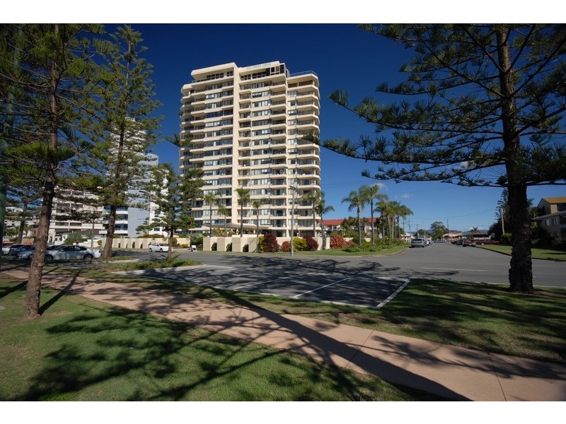 57 “Southern Cross” 114 The Esplanade, Burleigh Heads QLD 4220