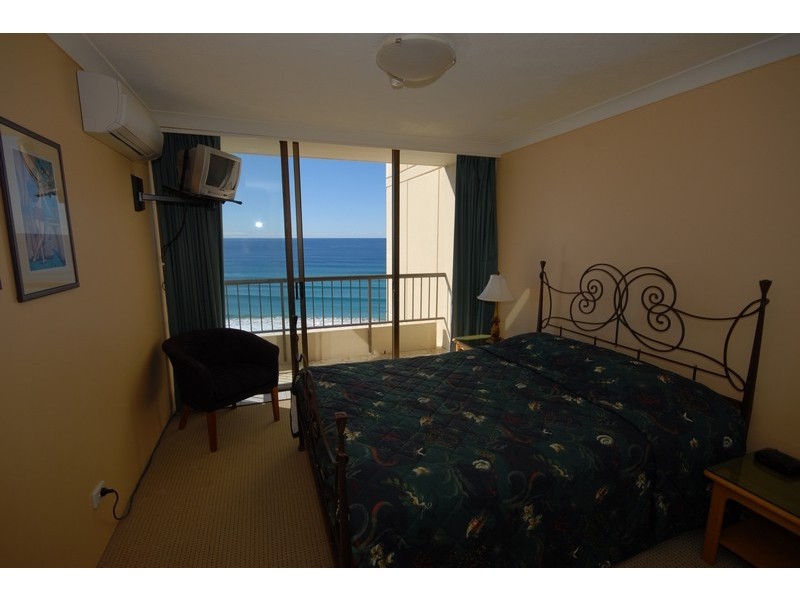 57 “Southern Cross” 114 The Esplanade, Burleigh Heads QLD 4220