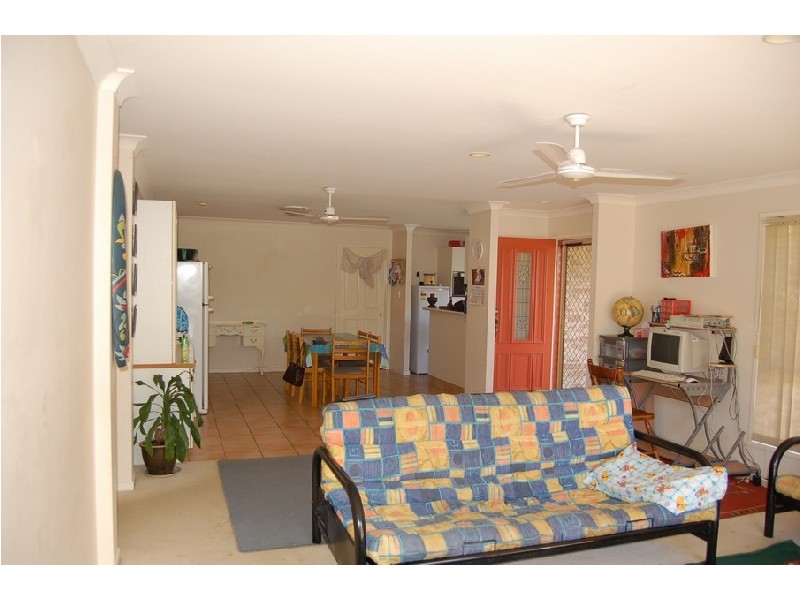 5 Sparrow Court, Burleigh Waters QLD 4220