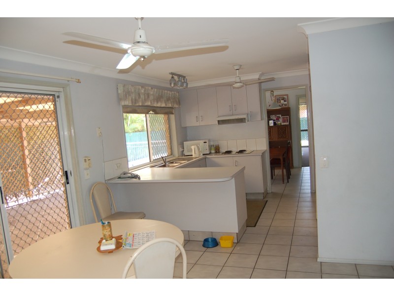 4 Stonyfell Court, Varsity Lakes QLD 4227