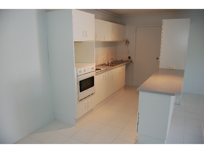 2/2 Summerwine Street, Burleigh Waters QLD 4220