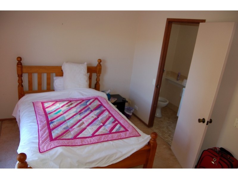 1/24 Sunbird Street, Burleigh Waters QLD 4220