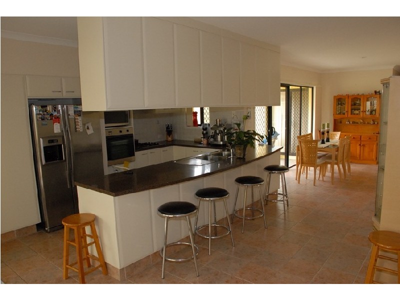 1/4 Sunshine Parade, Miami QLD 4220