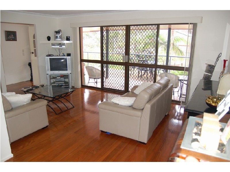 8  Timbertop Mead , Burleigh Heads QLD 4220