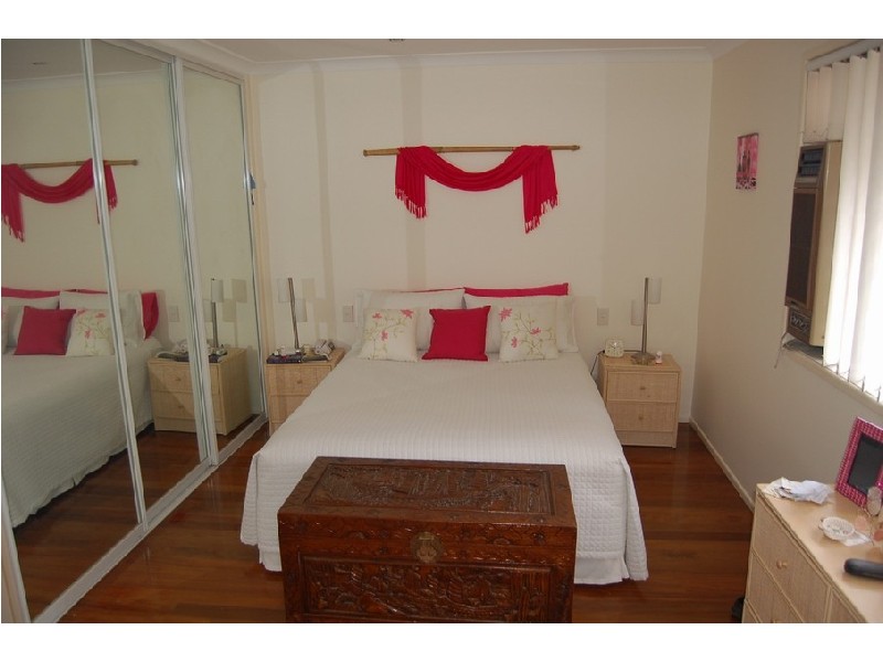 8  Timbertop Mead , Burleigh Heads QLD 4220