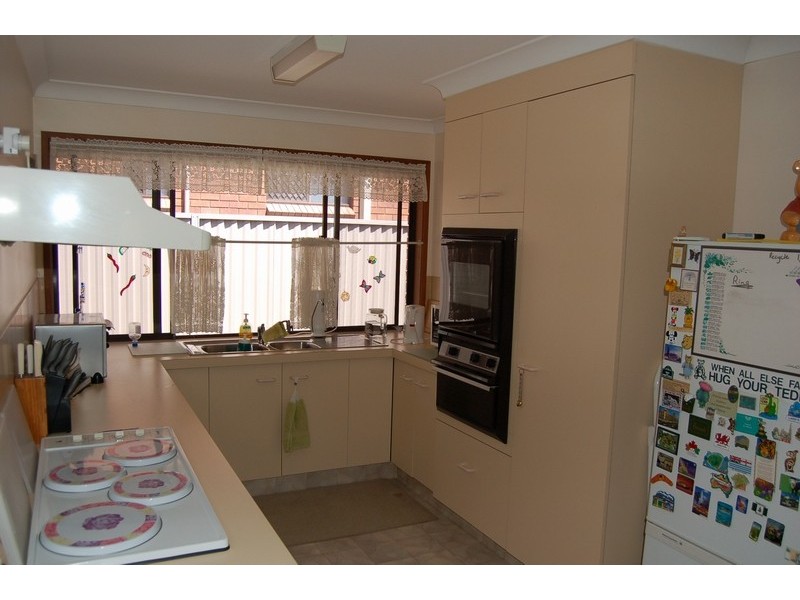 2/73 Treeview Drive, Burleigh Waters QLD 4220