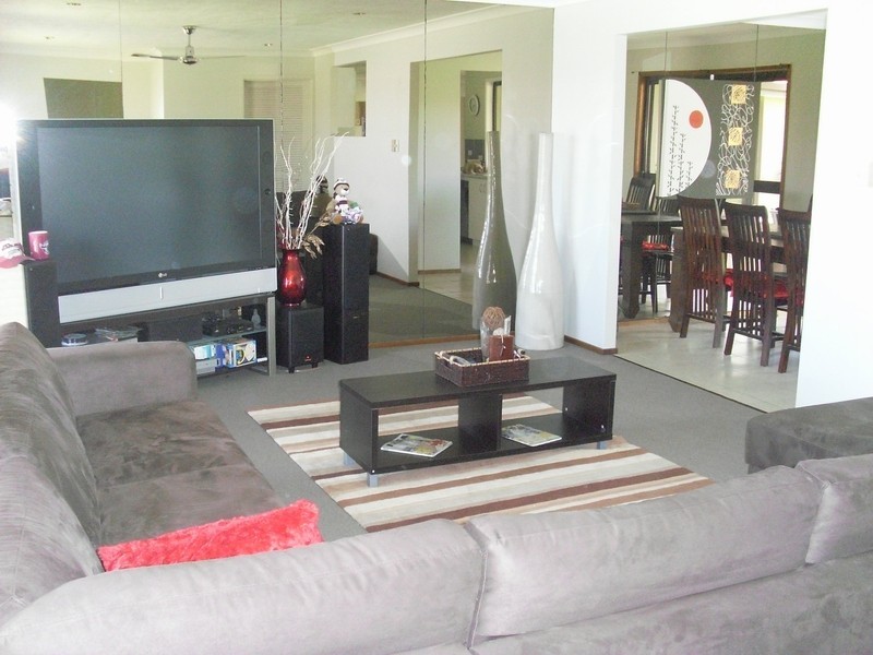 26 Treeview Drive, Burleigh Waters QLD 4220