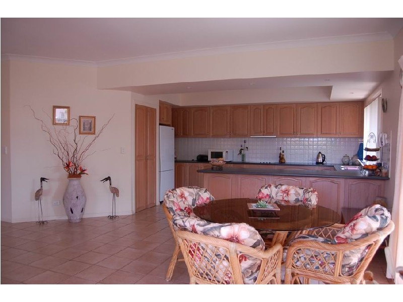 9 Tropicana Ct, Burleigh Waters QLD 4220