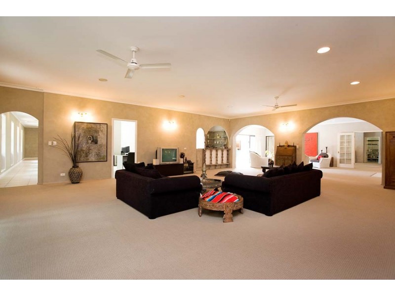 9 Tyalla Court, Tallebudgera QLD 4228