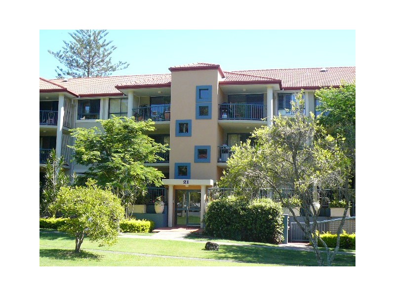 3 “Villa Grande” 21 George Street East, Burleigh Heads QLD 4220
