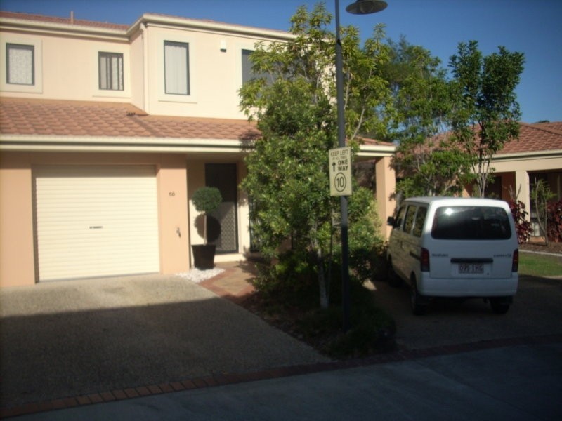 50/1 Warbler Parade, Varsity Lakes QLD 4227