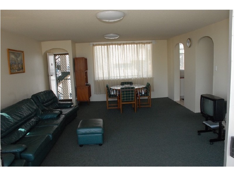 17 “Wyuna” 82 The Esplanade, Burleigh Heads QLD 4220