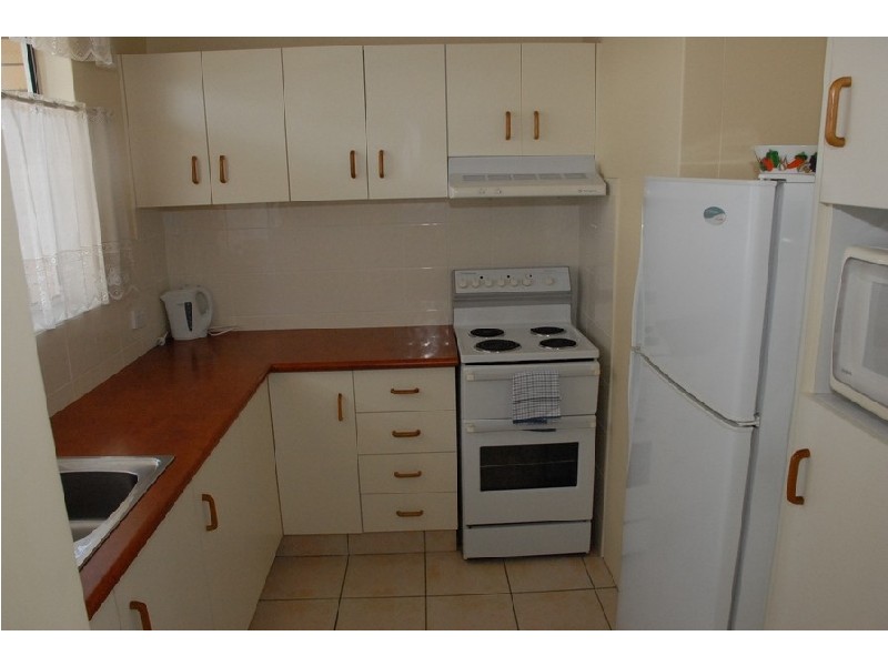 17 “Wyuna” 82 The Esplanade, Burleigh Heads QLD 4220