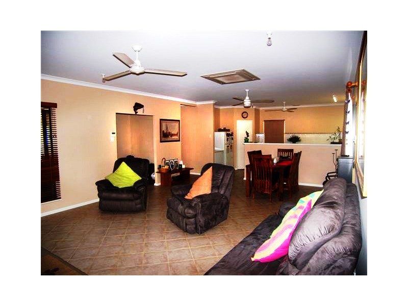 2 Shearwater Cres, Broome WA 6725