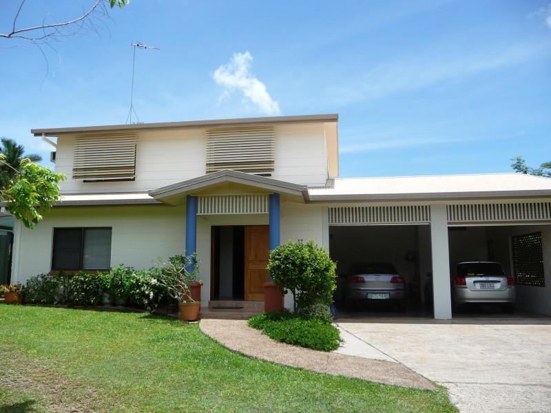 10 Arran Close, Whitfield QLD 4870
