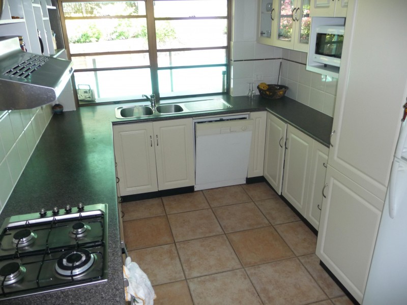 10 Arran Close, Whitfield QLD 4870