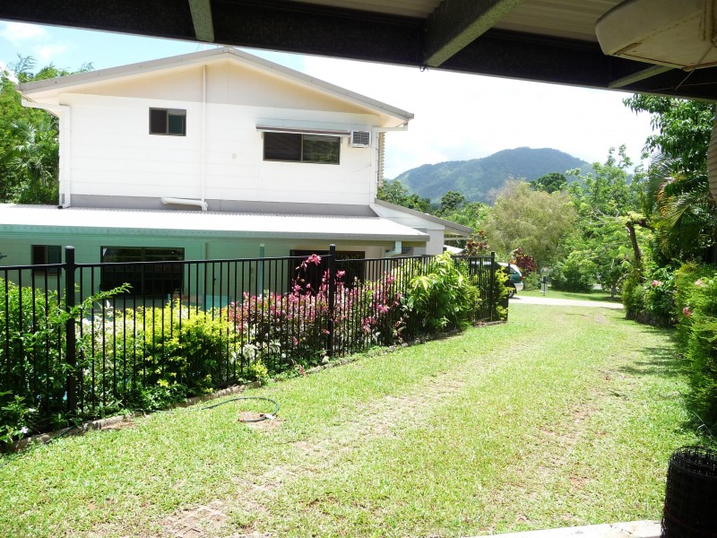 10 Arran Close, Whitfield QLD 4870