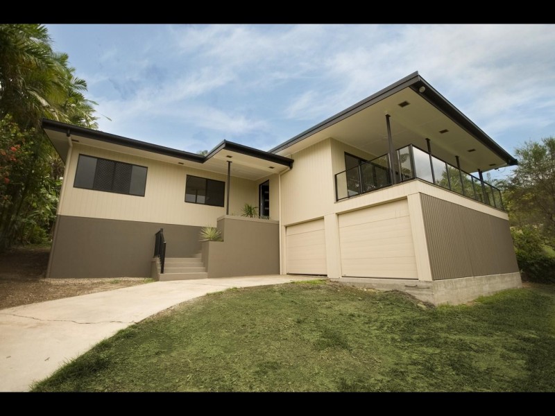 120 Hillview Crescent, Whitfield QLD 4870