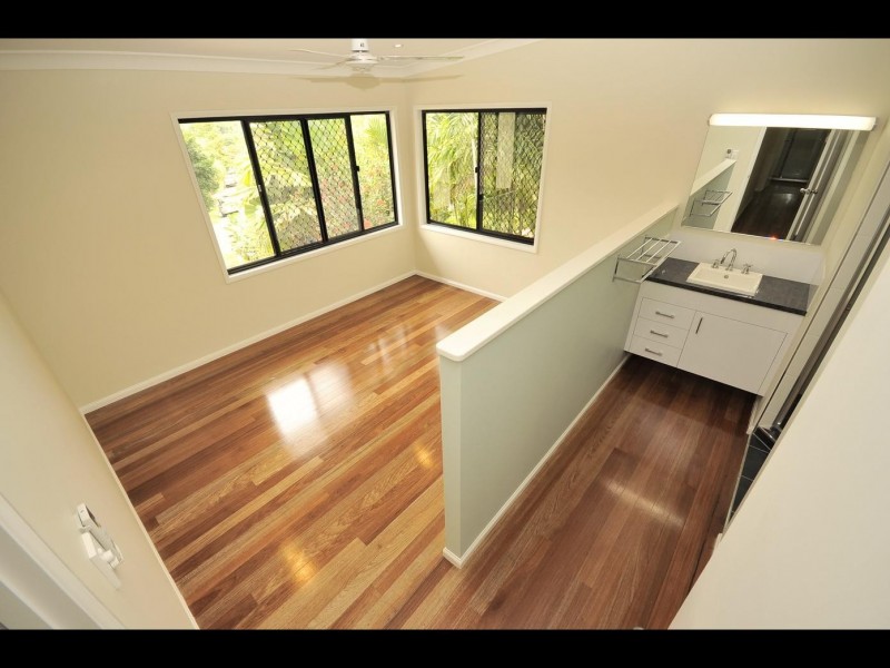 120 Hillview Crescent, Whitfield QLD 4870