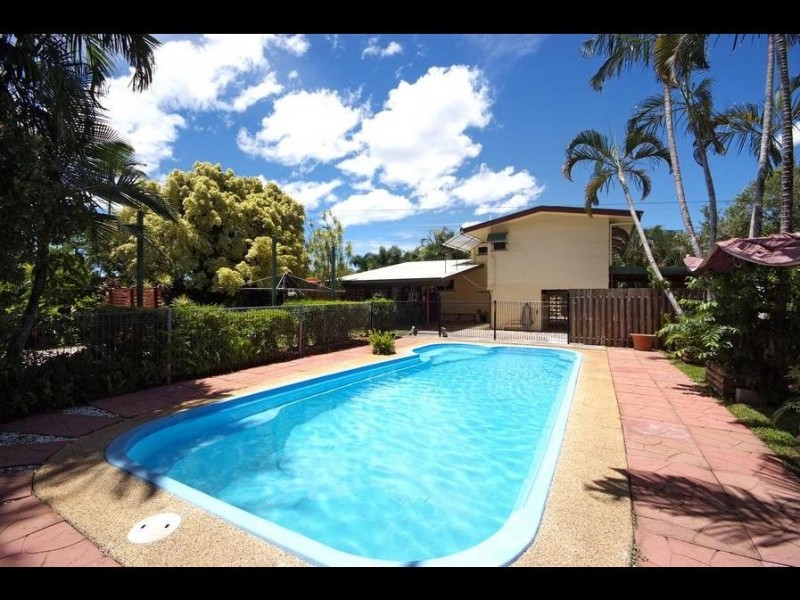141-143 McCormack Street, Manunda QLD 4870