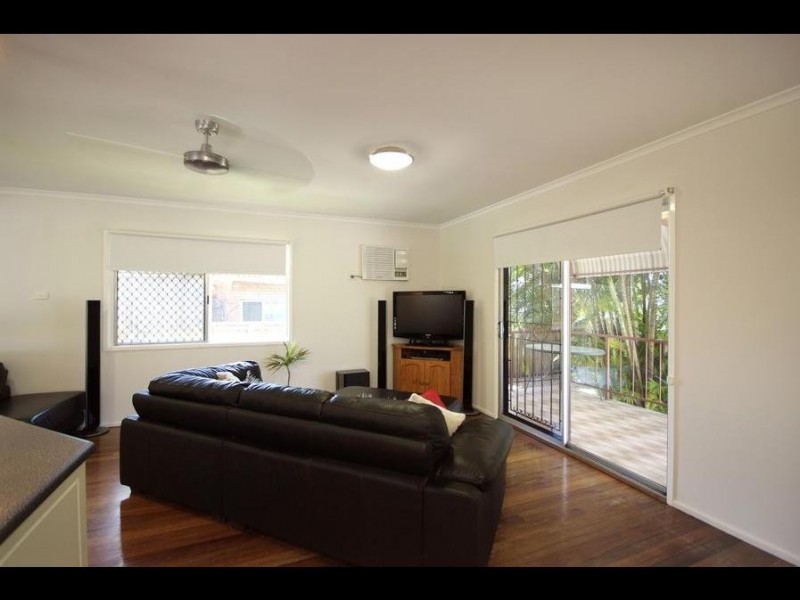 141-143 McCormack Street, Manunda QLD 4870