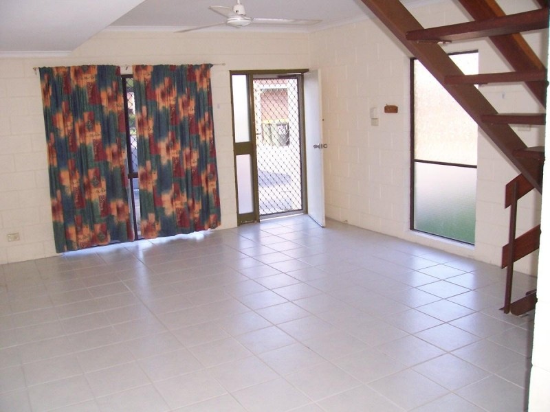 1/5 Pioneer Street, Manoora QLD 4870