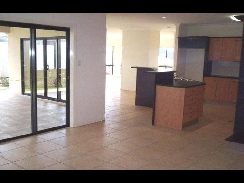 29 Pilosa Street, Redlynch QLD 4870