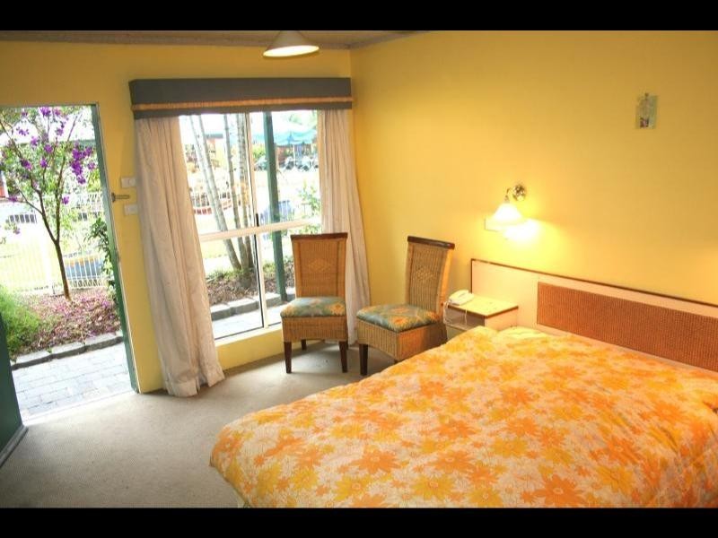 220/1 Anderson Rd, Woree QLD 4868