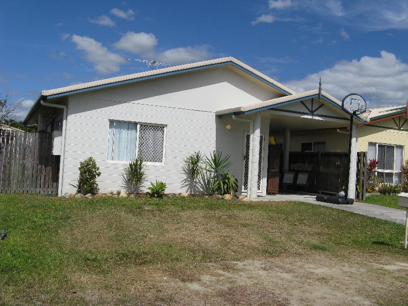 9A Rafferty Street, White Rock QLD 4868