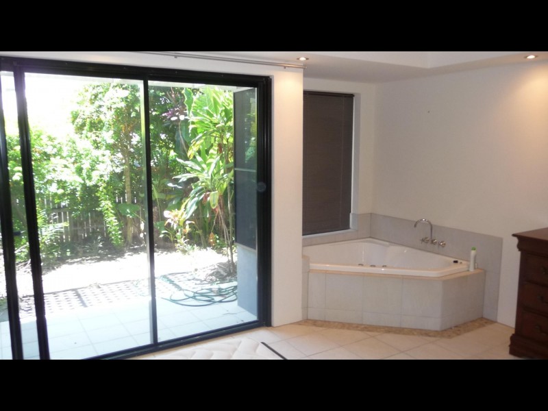 18/22 Oyster Court, Trinity Beach QLD 4879