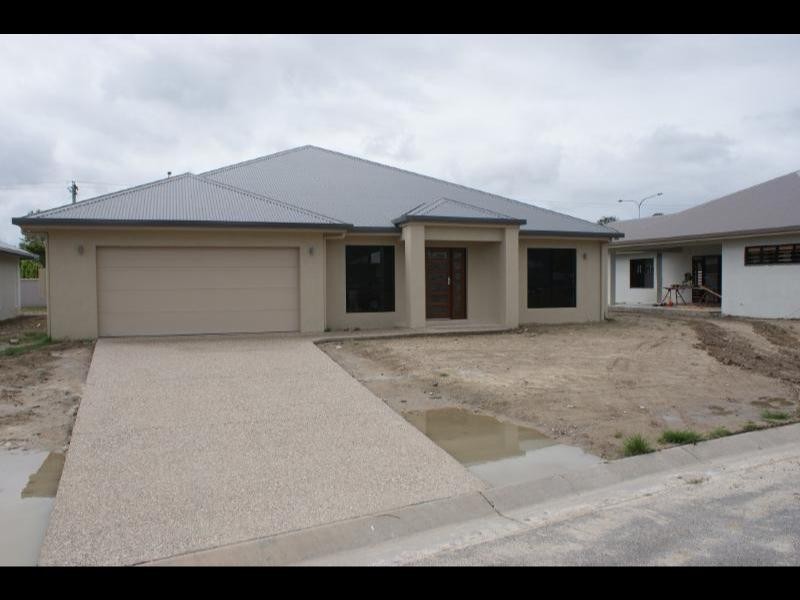 26 Irridescent Close, Trinity Park QLD 4879