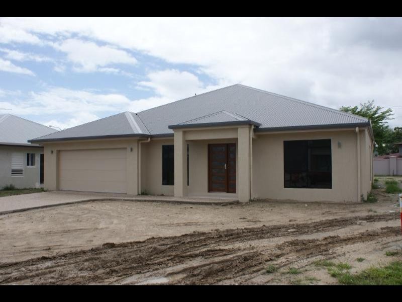 26 Irridescent Close, Trinity Park QLD 4879