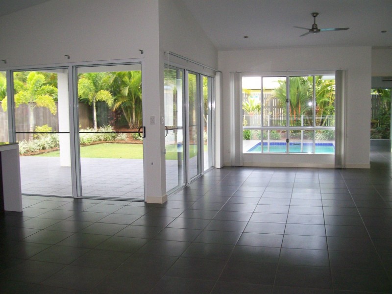 148 (11) Gamburra Drive, Redlynch QLD 4870