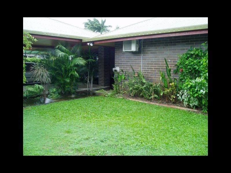 10 Ash Street, Holloways Beach QLD 4878
