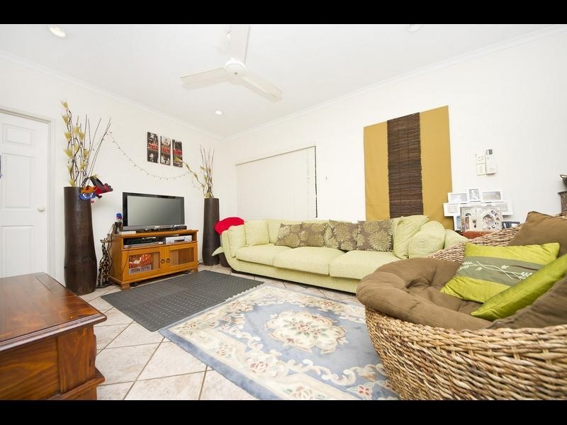 8 Saddle Mountain Road, Smithfield QLD 4878