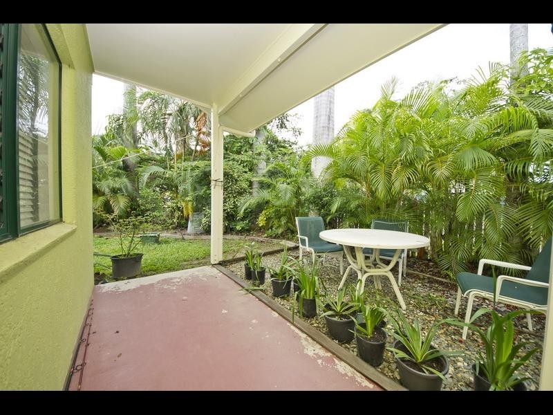 8 Saddle Mountain Road, Smithfield QLD 4878