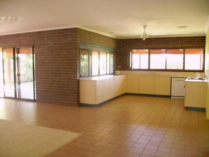 10 Ash Street, Holloways Beach QLD 4878