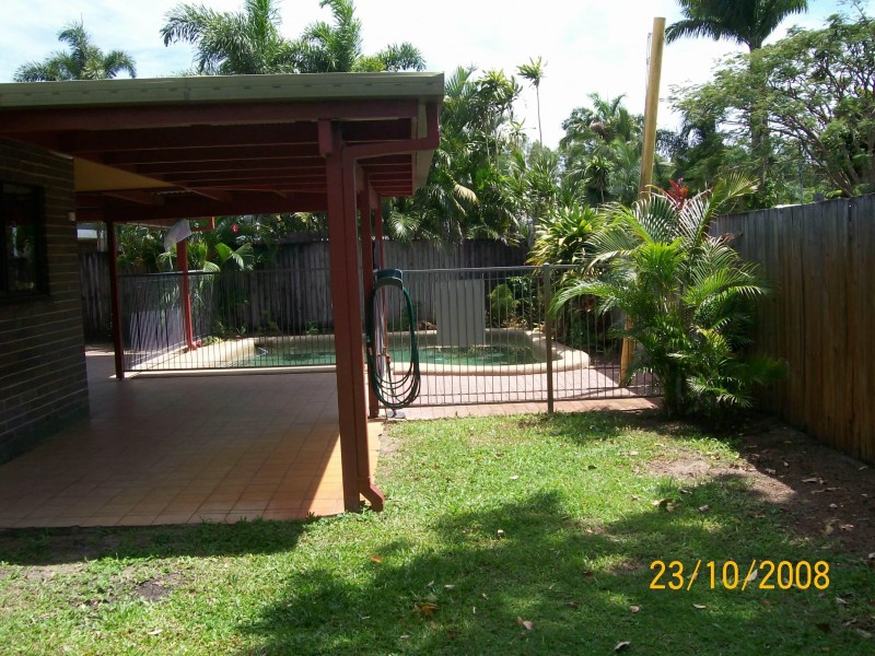 10 Ash Street, Holloways Beach QLD 4878