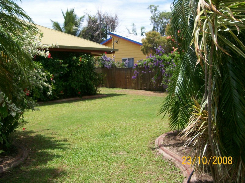 10 Ash Street, Holloways Beach QLD 4878