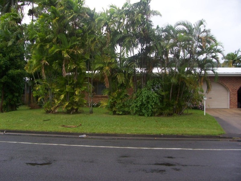 2/25 Old Smithfield Road, Freshwater QLD 4870