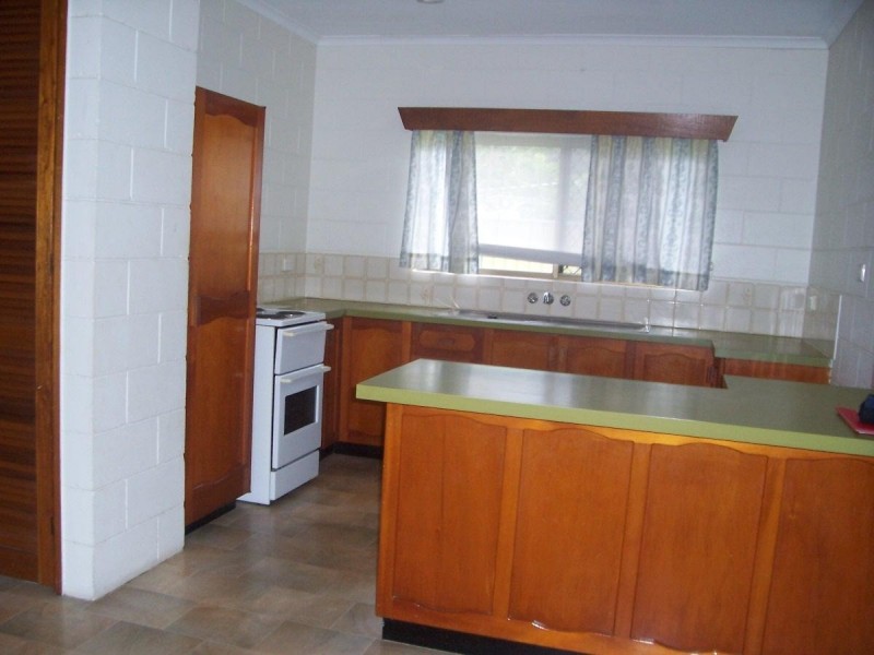 2/25 Old Smithfield Road, Freshwater QLD 4870