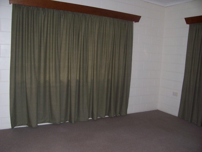 2/25 Old Smithfield Road, Freshwater QLD 4870