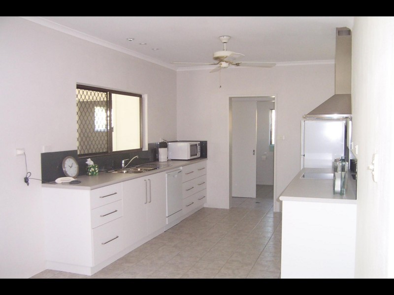 5 Matheson Drive, Brinsmead QLD 4870