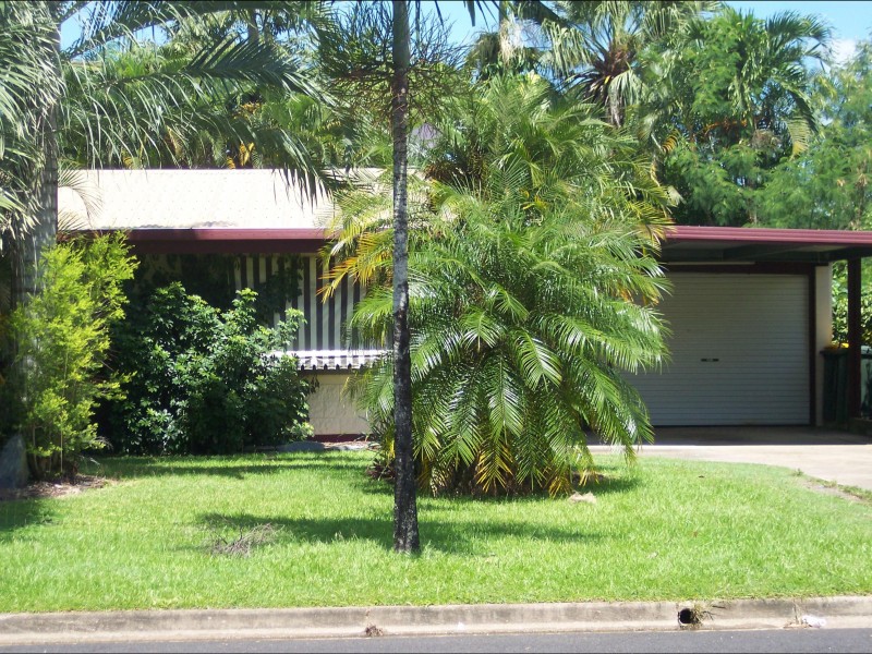 39 Lavender Street, Mooroobool QLD 4870