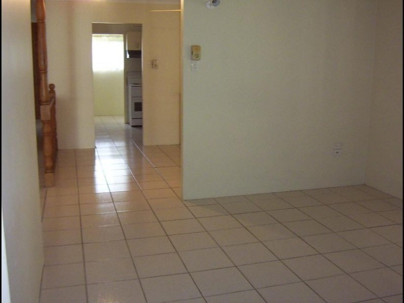 39 Lavender Street, Mooroobool QLD 4870