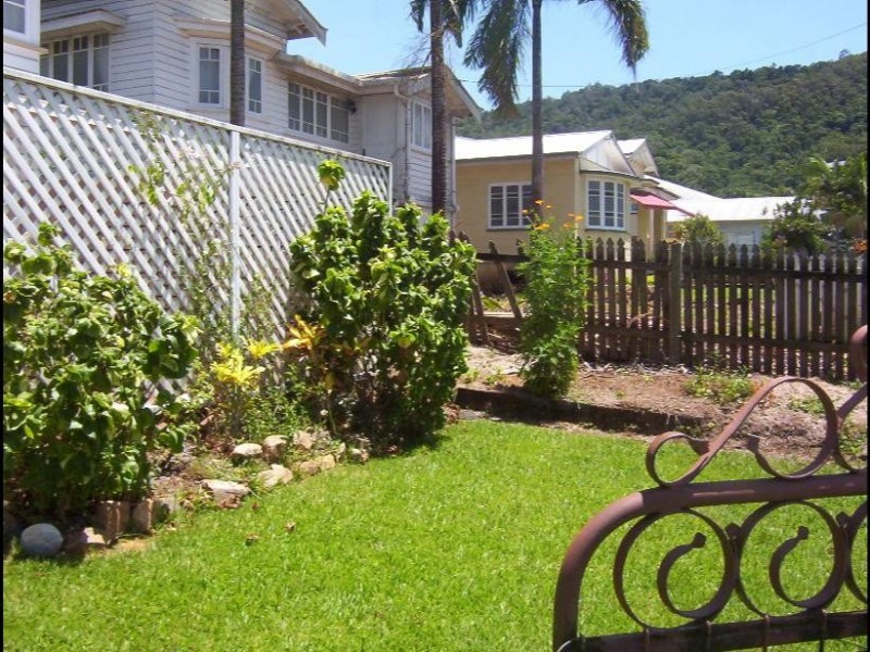 395 Mayers Street, Edge Hill QLD 4870